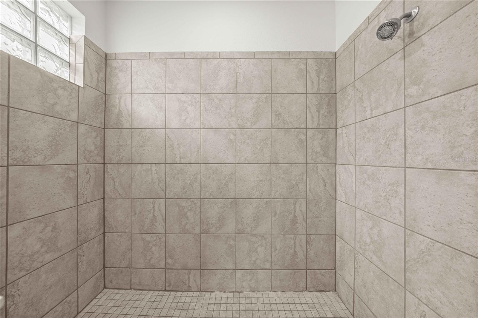 CALESA TOWNSHIP ROAN HILLS PH - Residential Lease