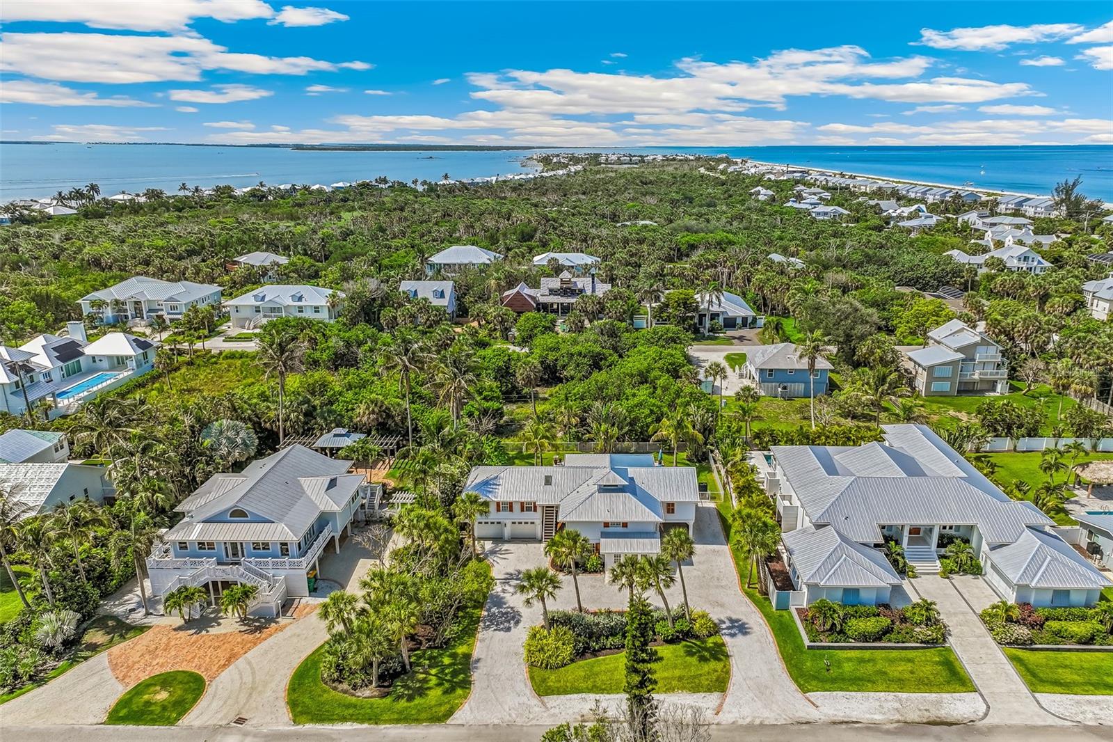 GOLDEN BEACH - Residential