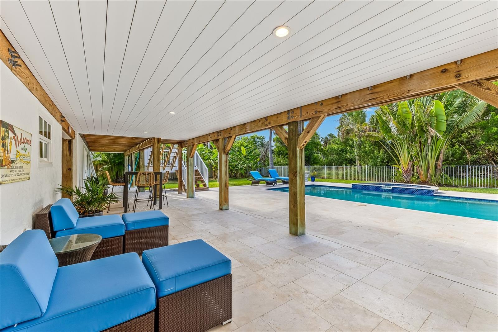 GOLDEN BEACH - Residential