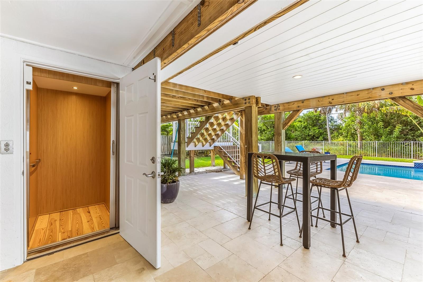 GOLDEN BEACH - Residential