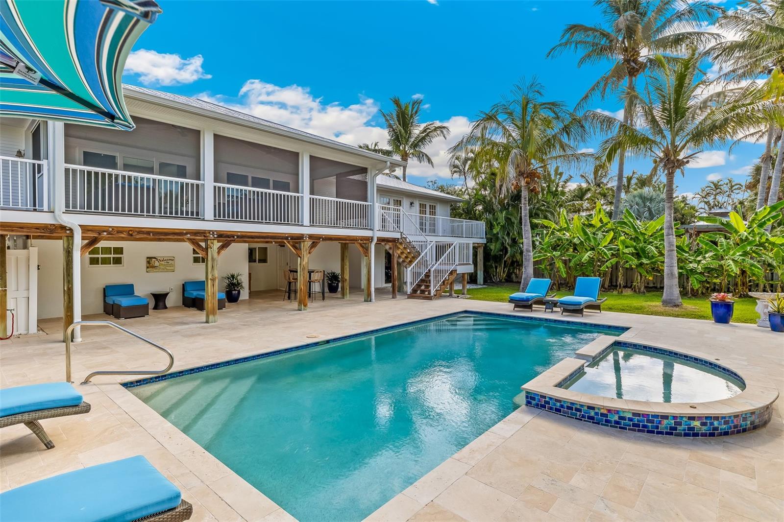 GOLDEN BEACH - Residential