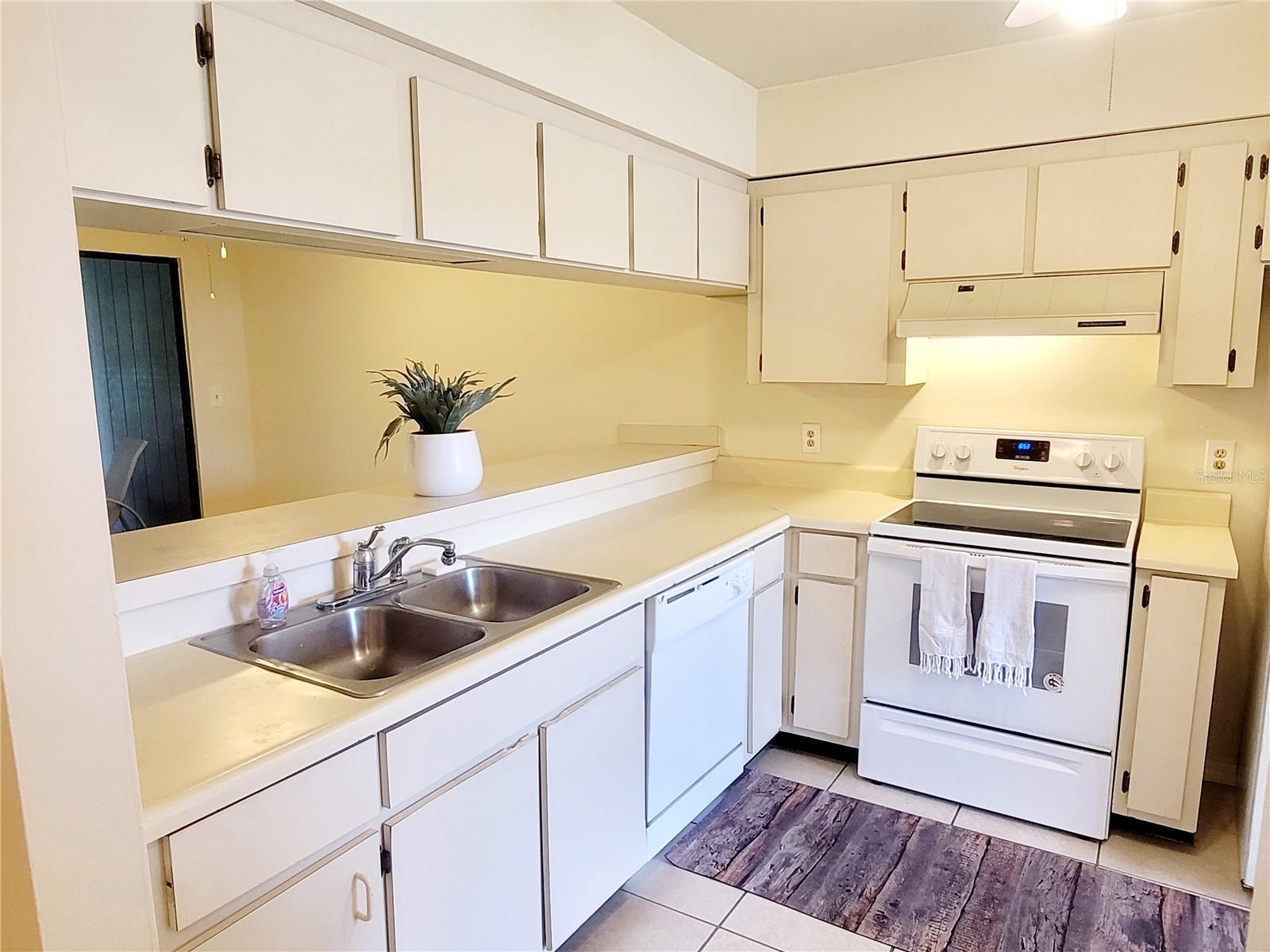 HEATHERWOOD CONDO PH 1 - Residential Lease