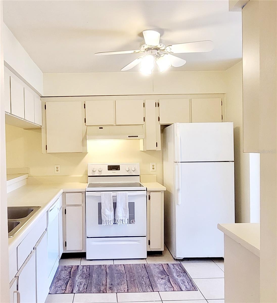 HEATHERWOOD CONDO PH 1 - Residential Lease