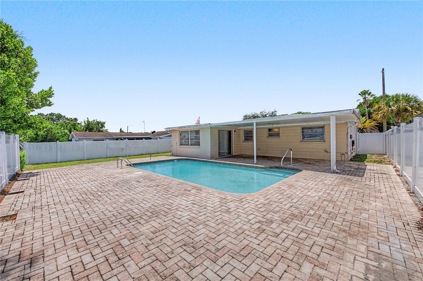 REGENCY PARK - Residential