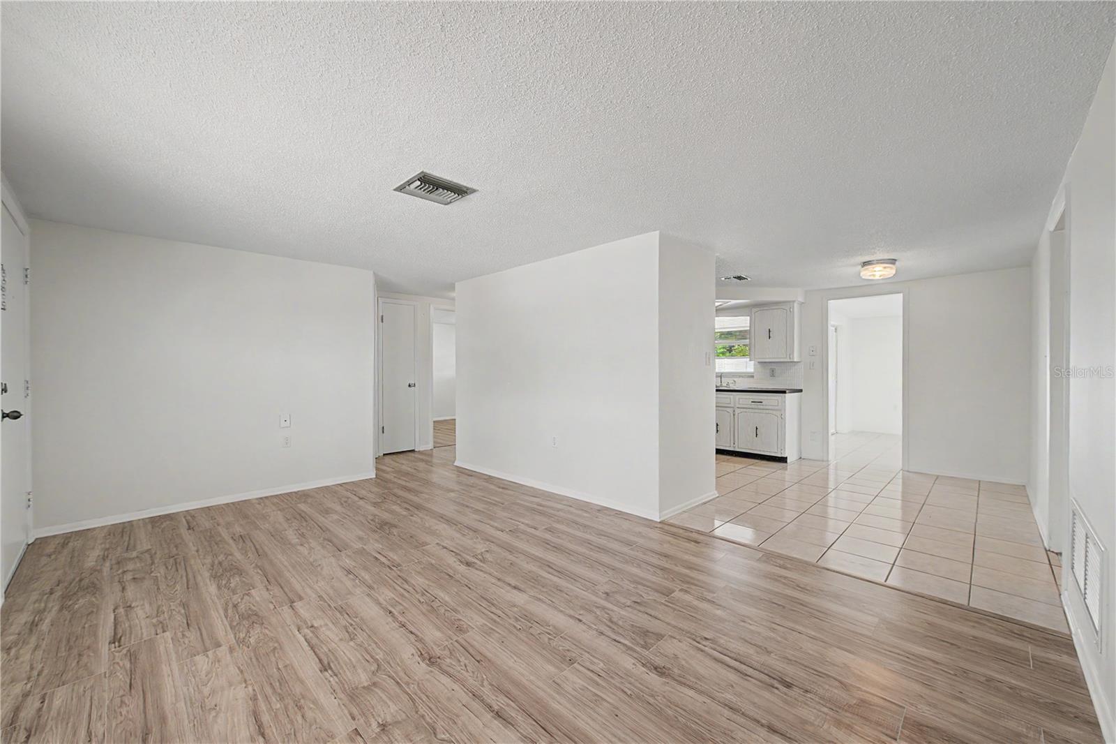 REGENCY PARK - Residential