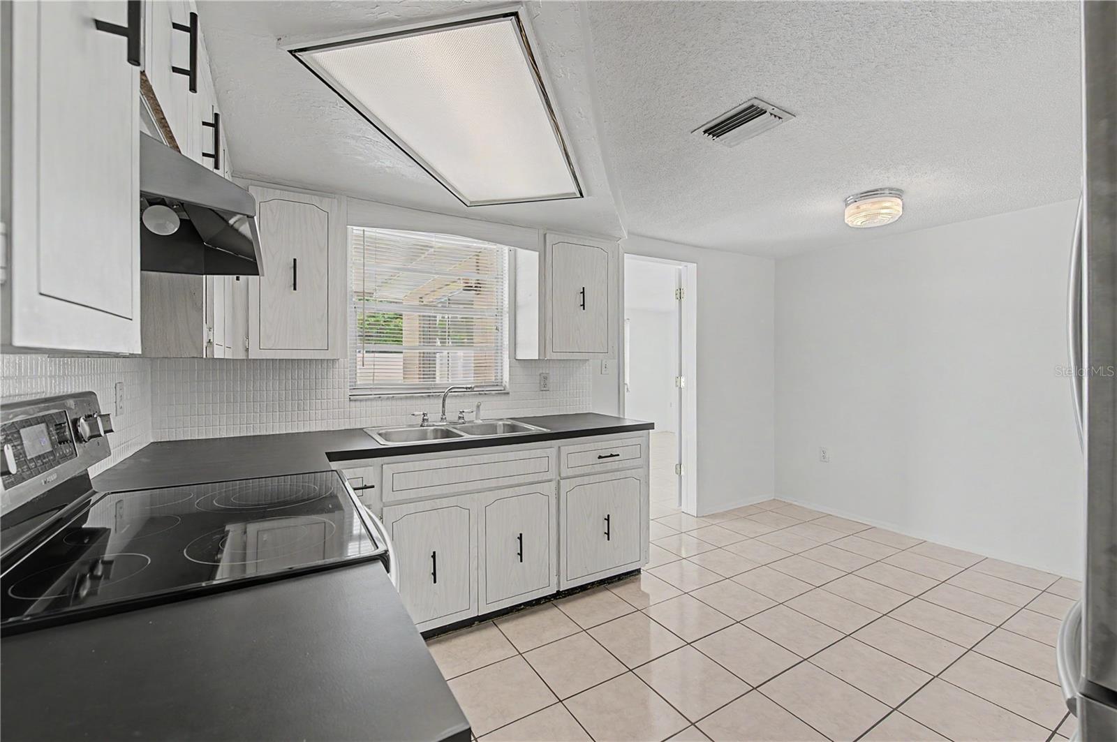 REGENCY PARK - Residential