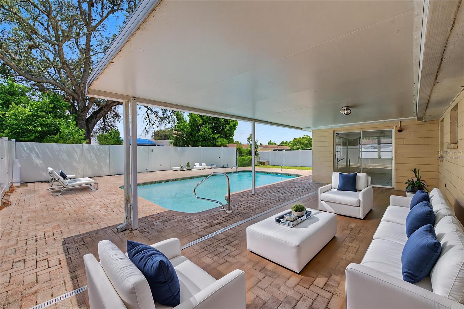 REGENCY PARK - Residential
