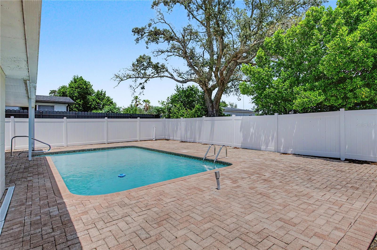 REGENCY PARK - Residential
