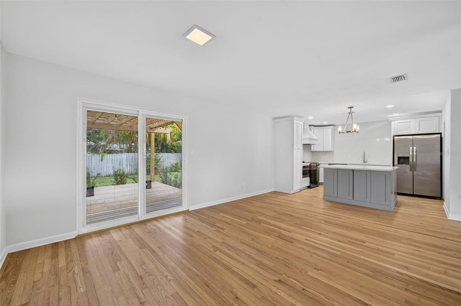 EDGEWATER PARK - Residential