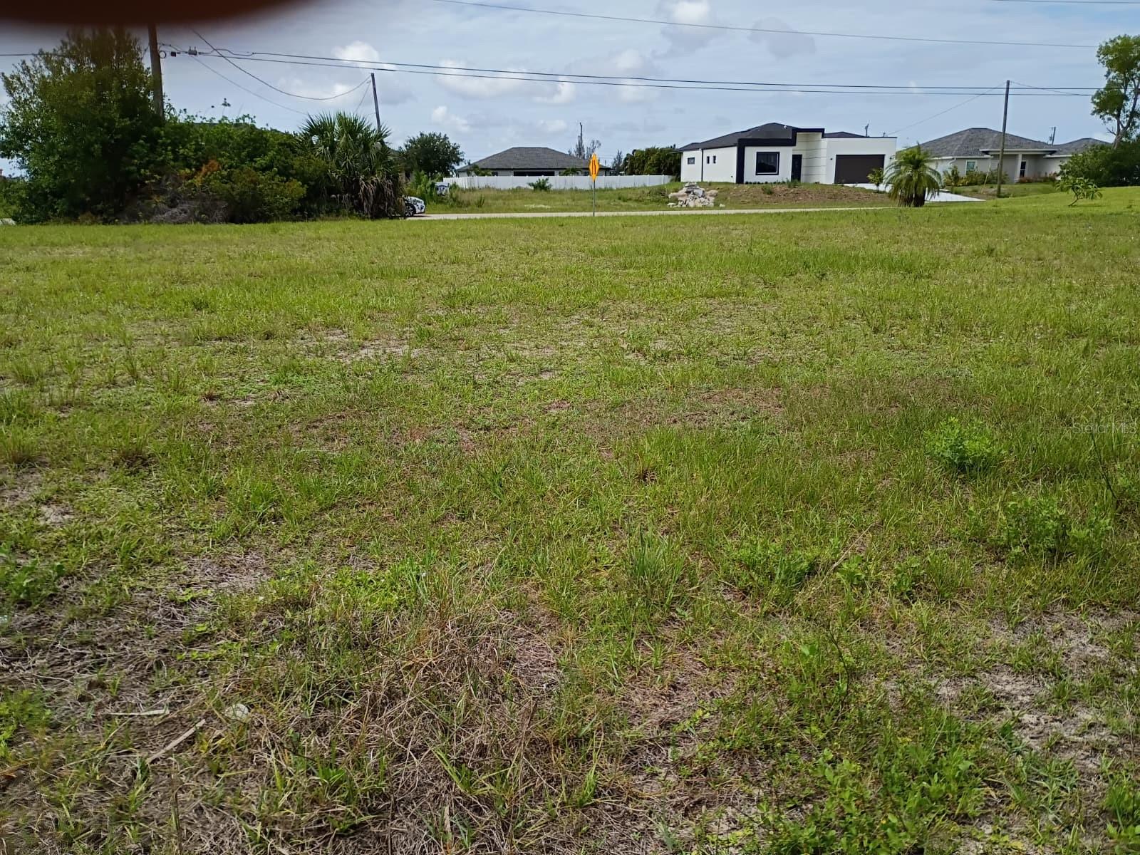 CAPE CORAL - Land