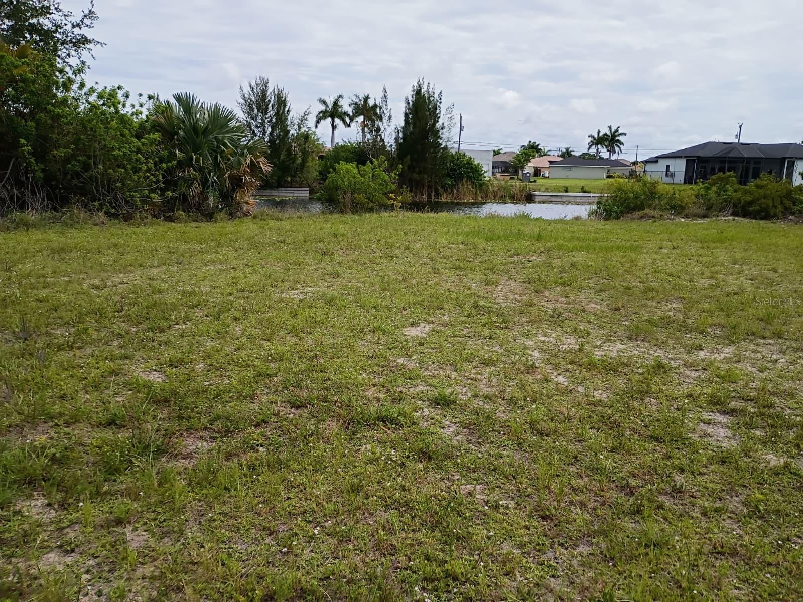 CAPE CORAL - Land