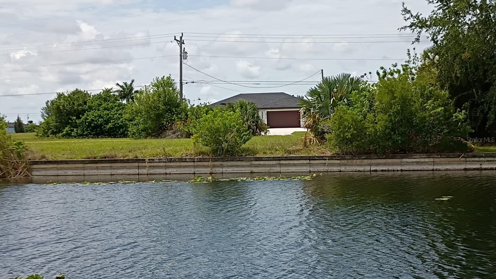 CAPE CORAL - Land