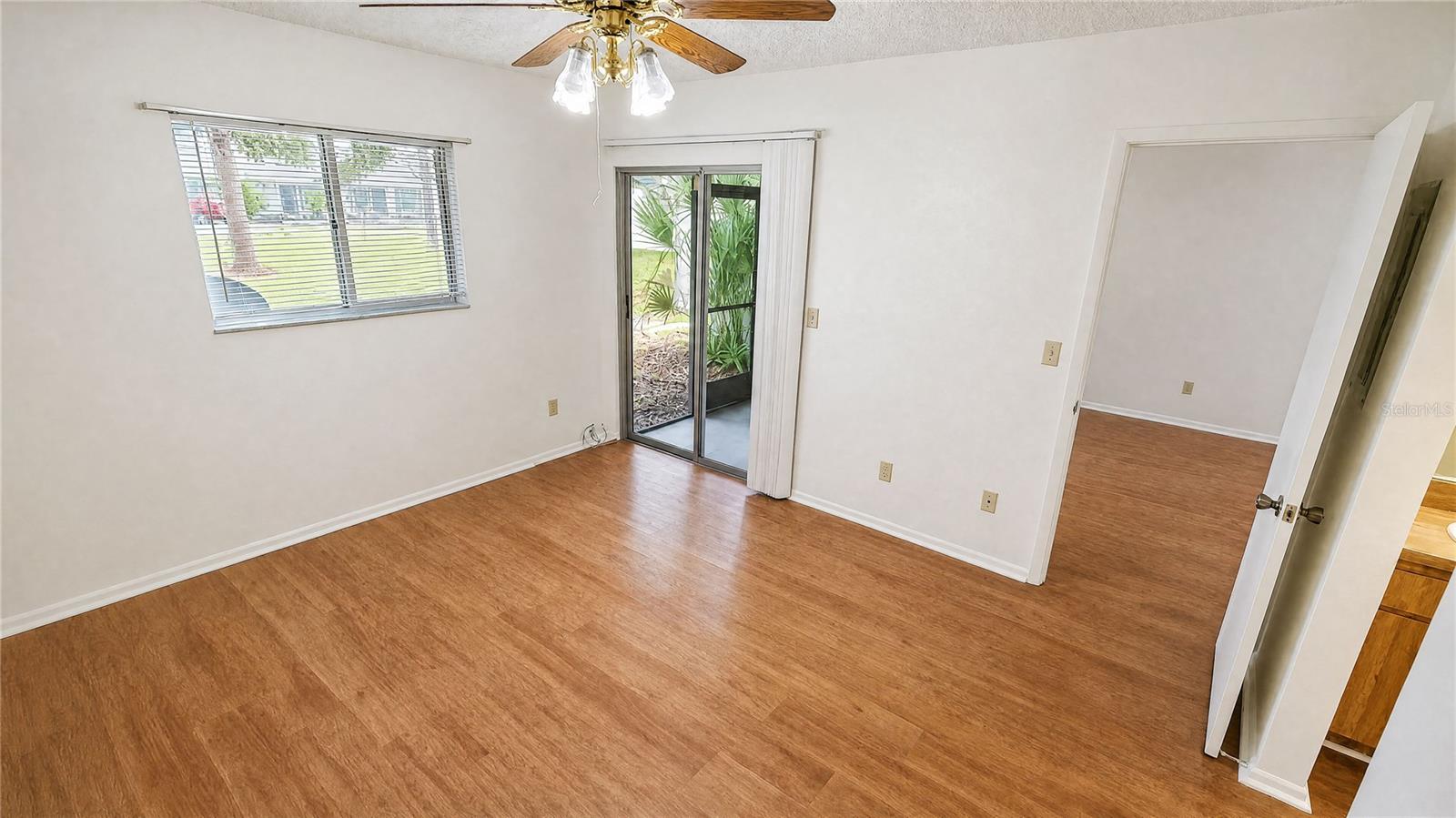BELLE OAK VILLAS - Residential