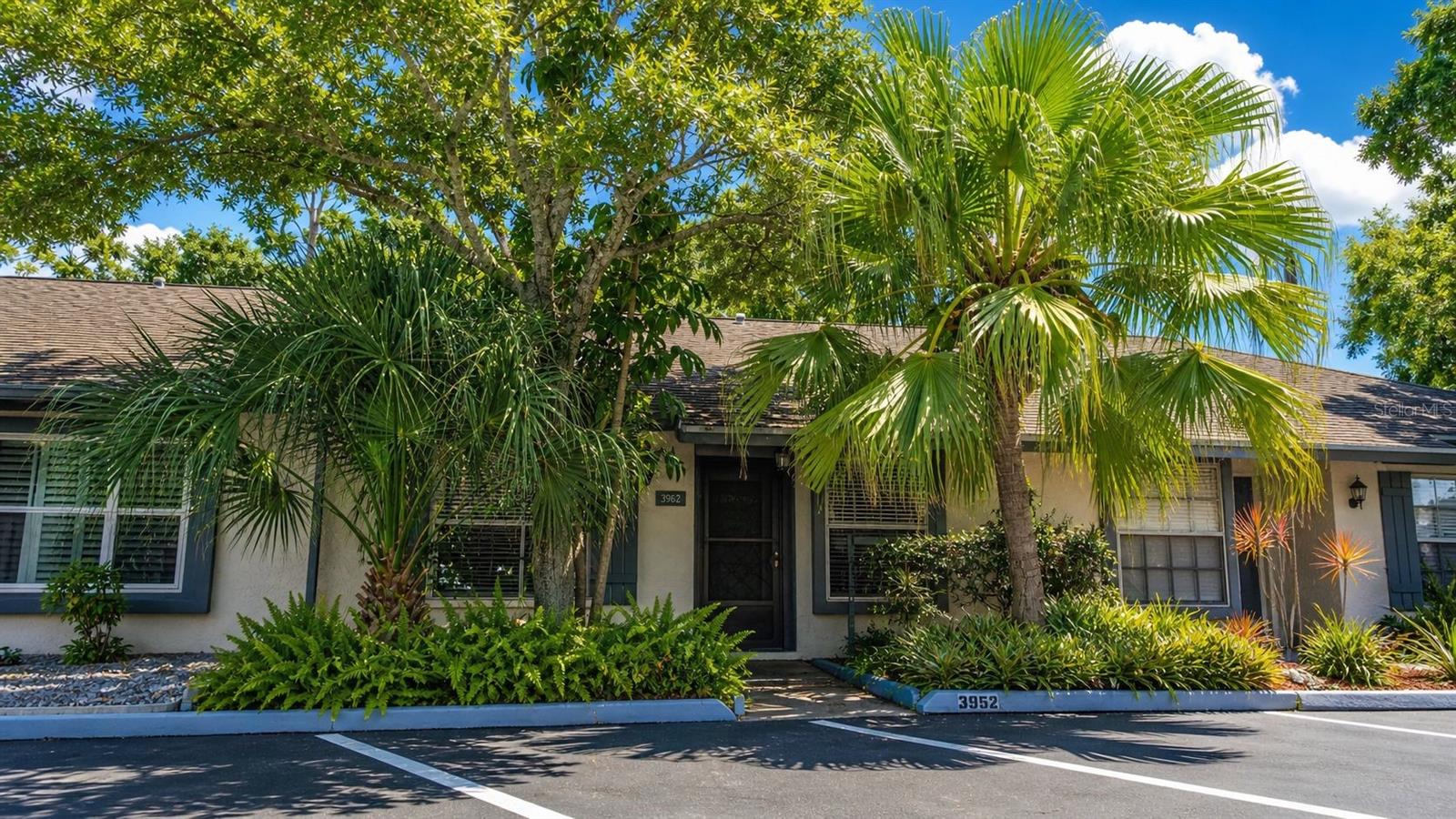 BELLE OAK VILLAS - Residential
