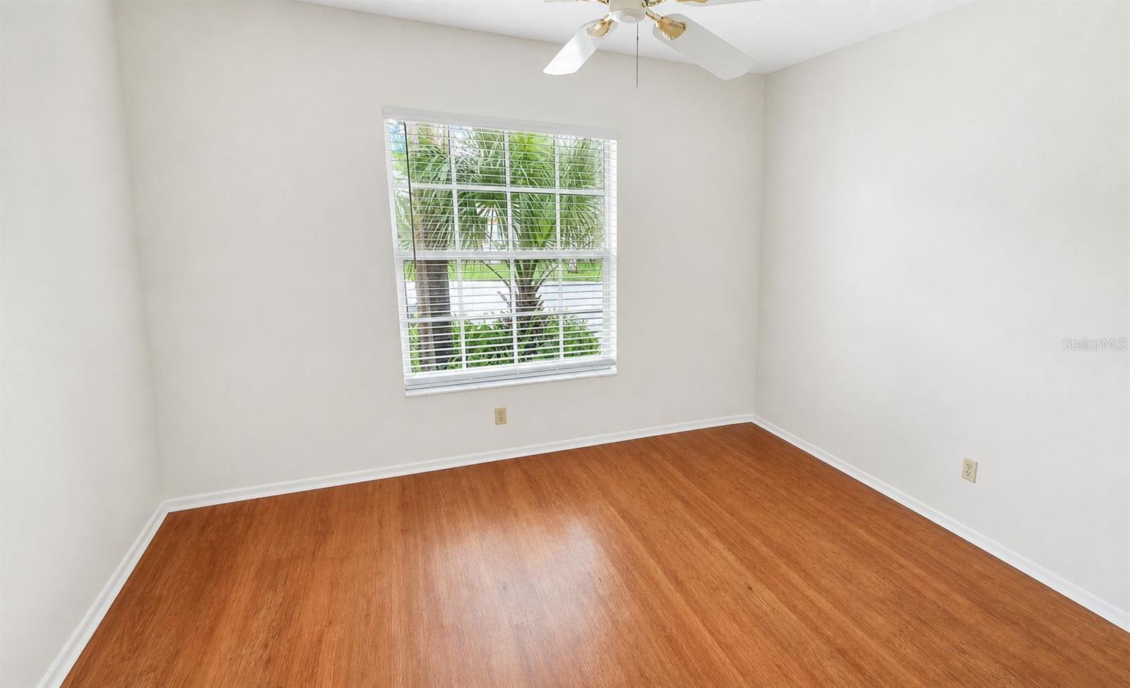 BELLE OAK VILLAS - Residential
