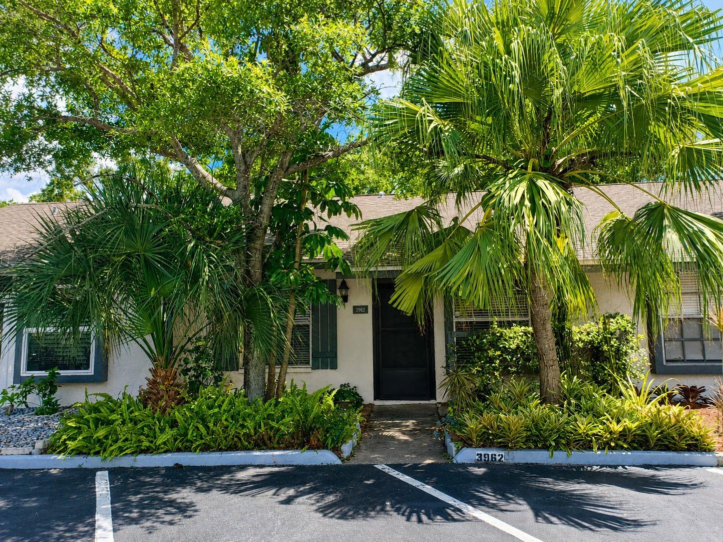 BELLE OAK VILLAS - Residential