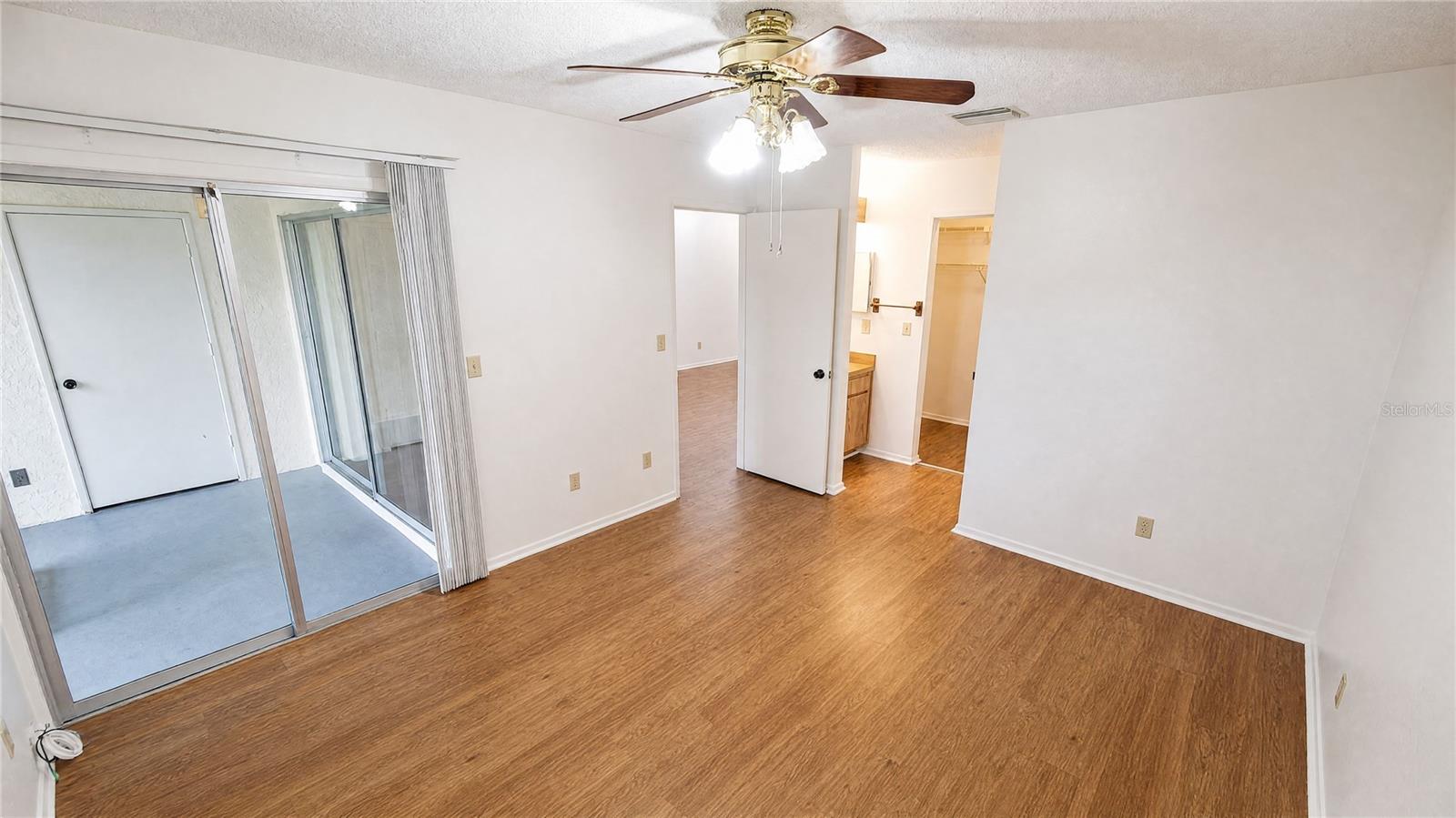 BELLE OAK VILLAS - Residential