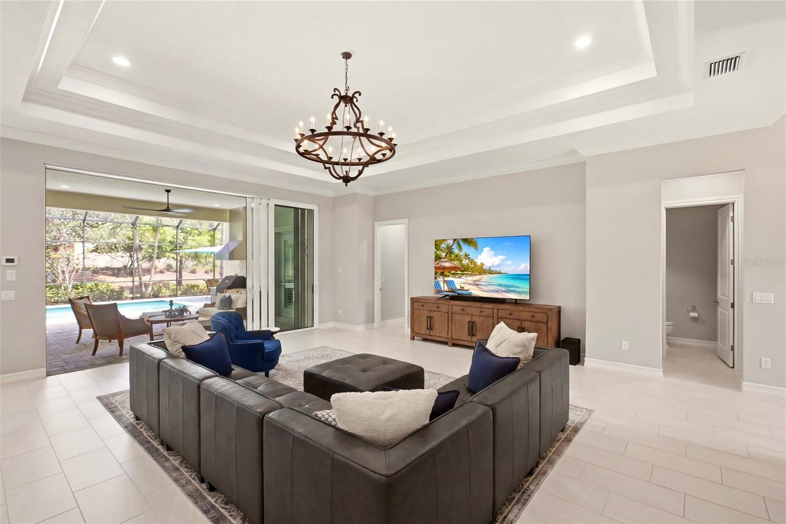 LAKE CLUB PH II - Residential
