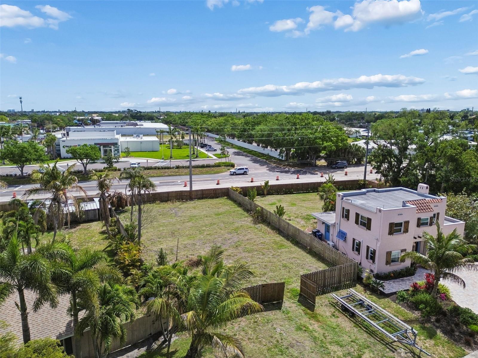 PALMA SOLA PARK - Land