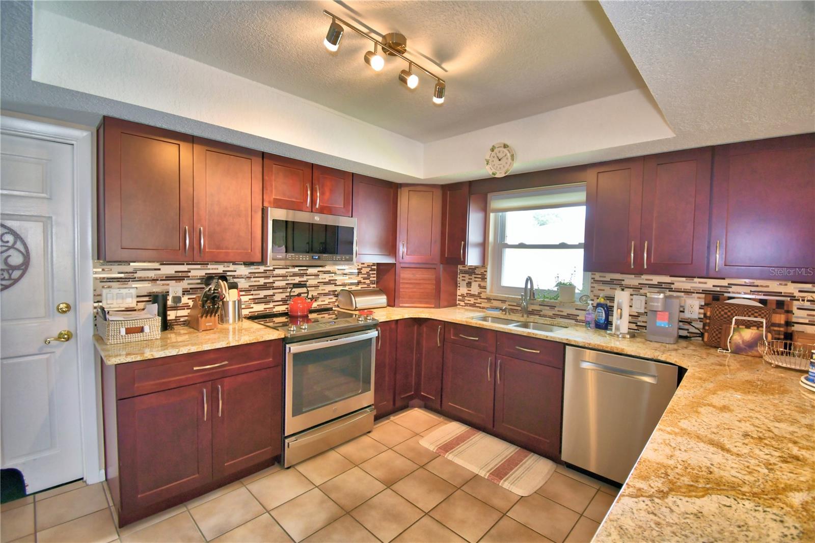 LAKE WHISTLER ESTATES - Residential