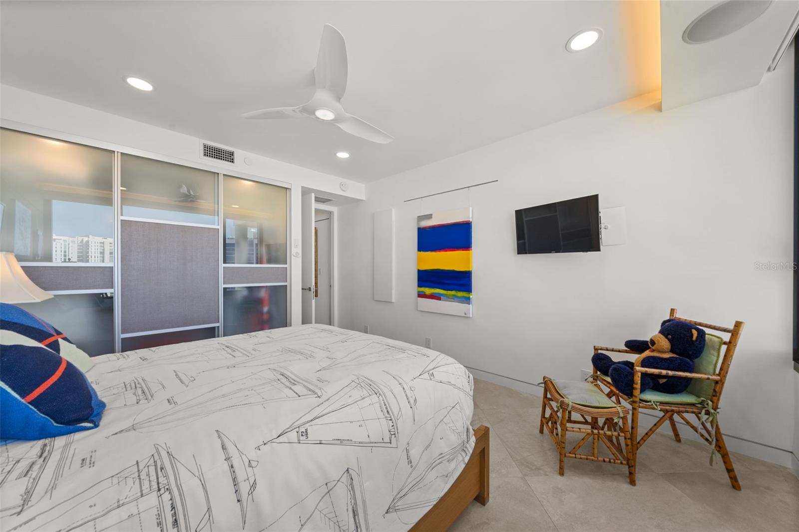BAY PLAZA - Residential
