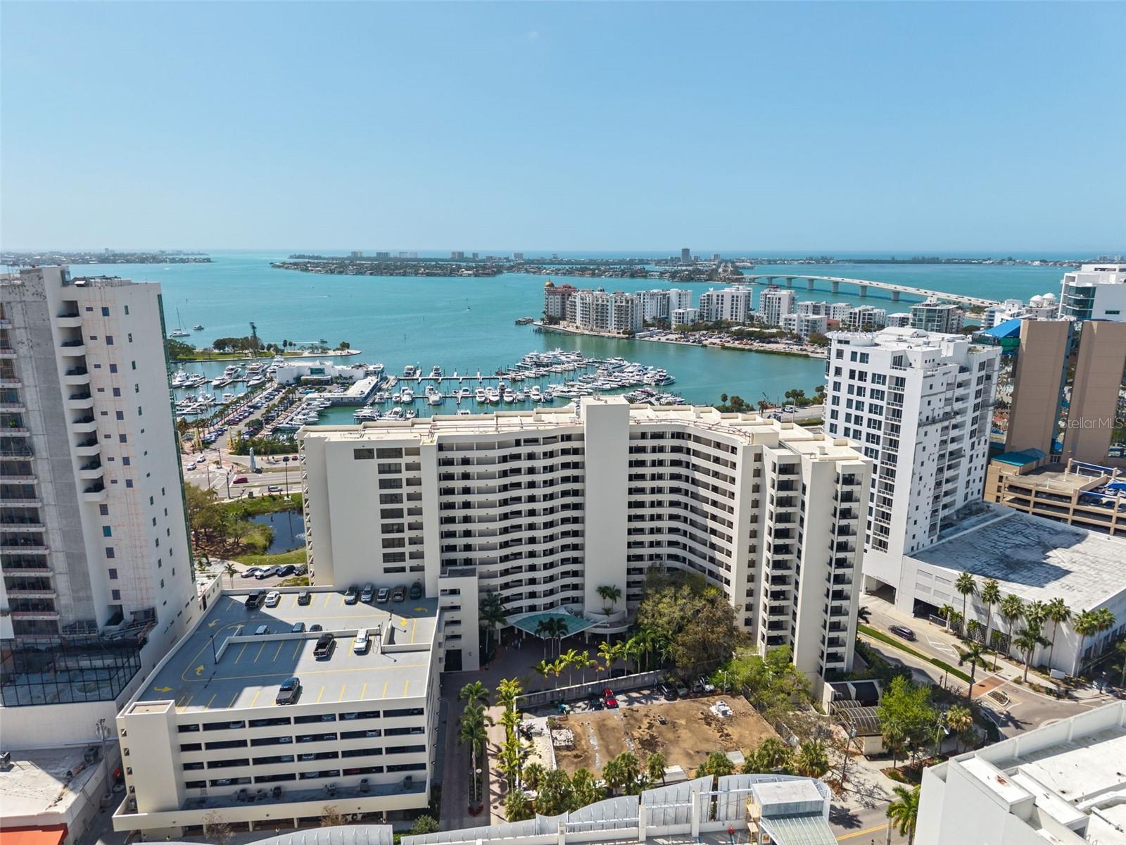 BAY PLAZA - Residential