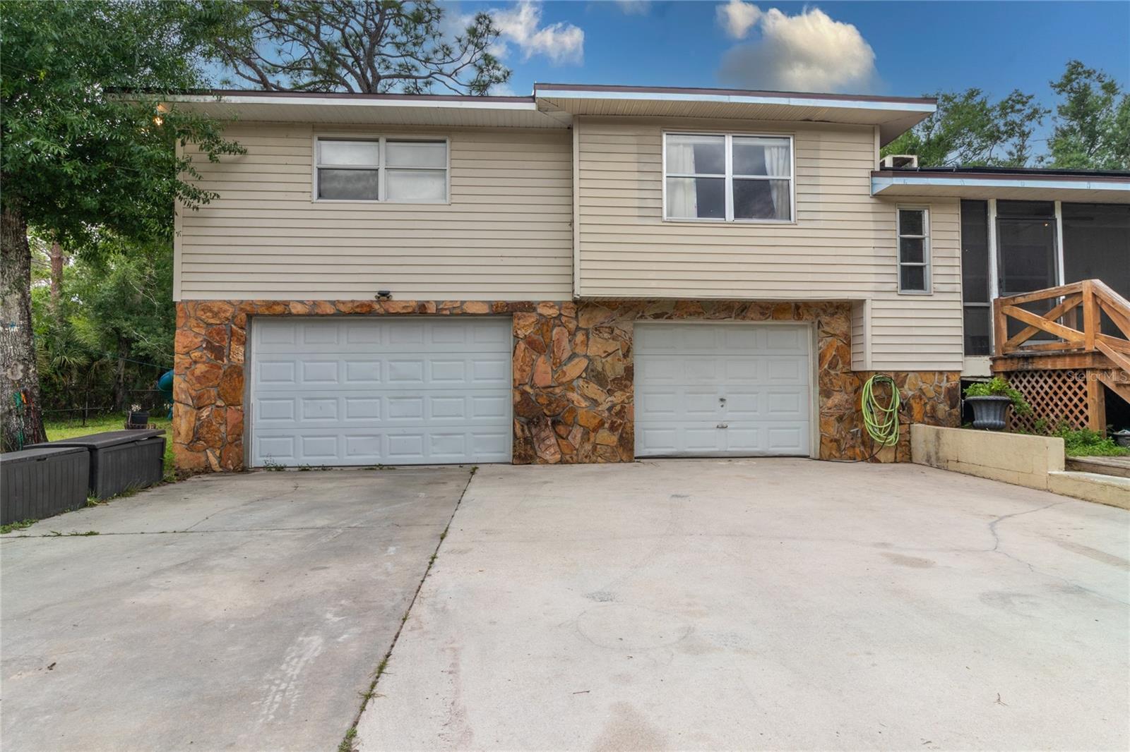 RIVER PALMS - Residential
