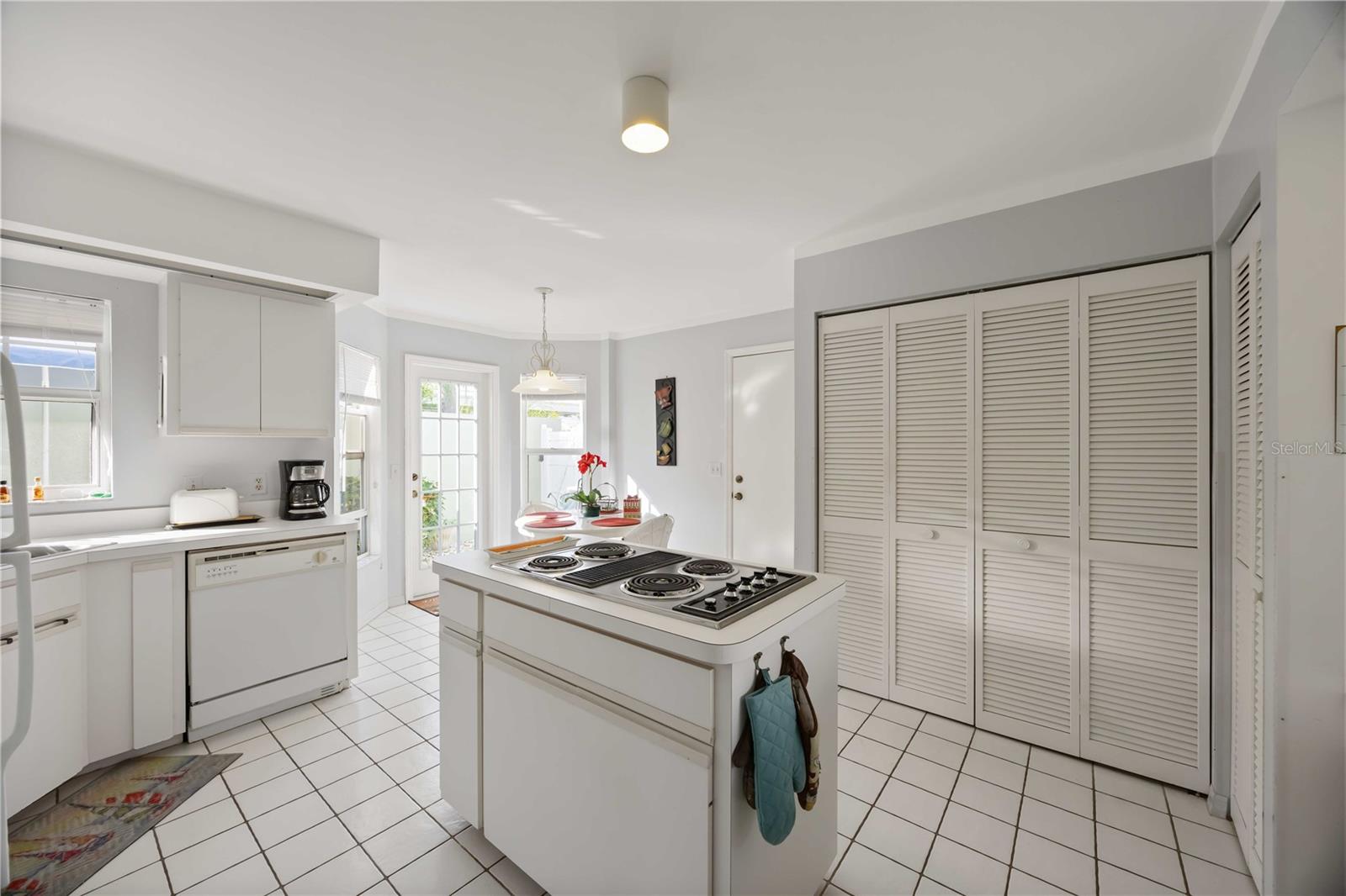 HARRINGTON LAKE - Residential