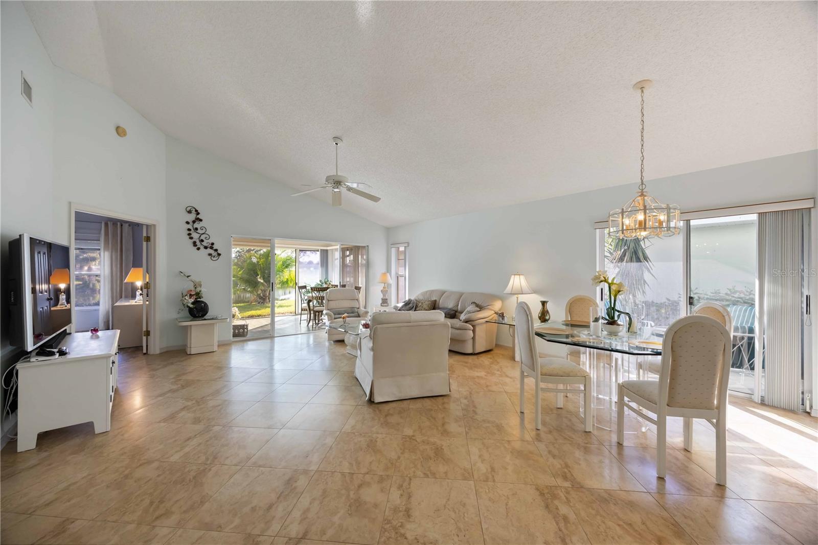 HARRINGTON LAKE - Residential