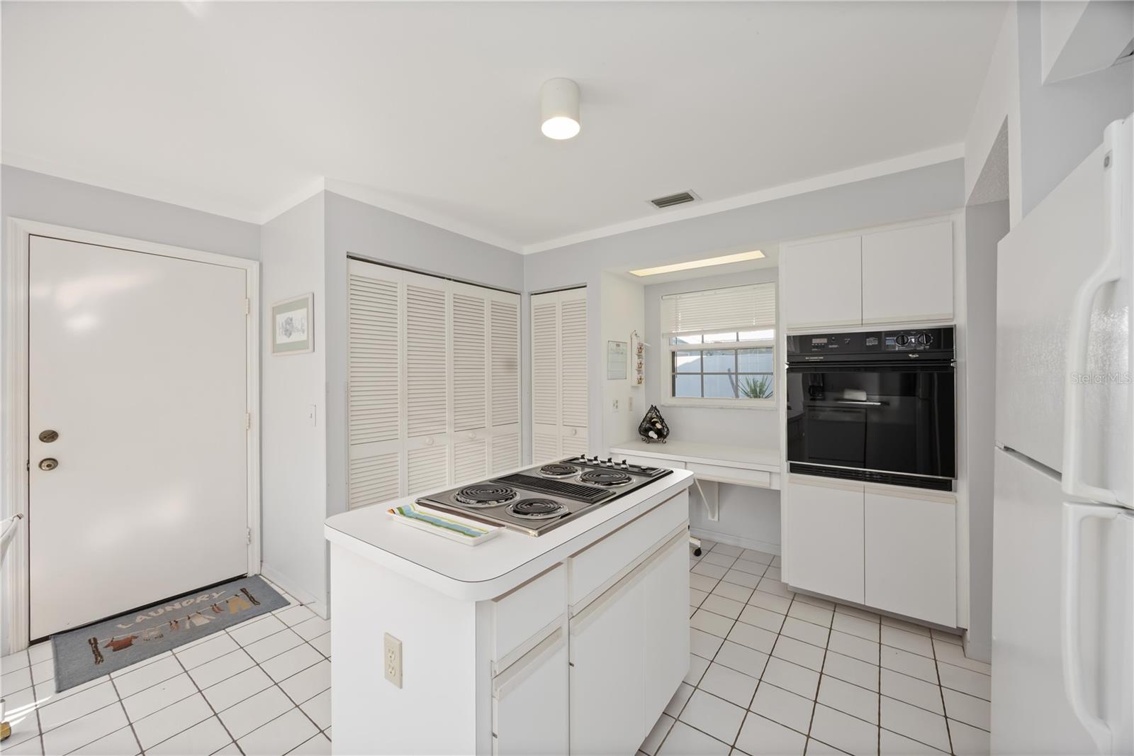 HARRINGTON LAKE - Residential
