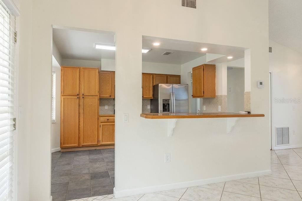 DELTONA LAKES UNIT 48 - Residential Lease