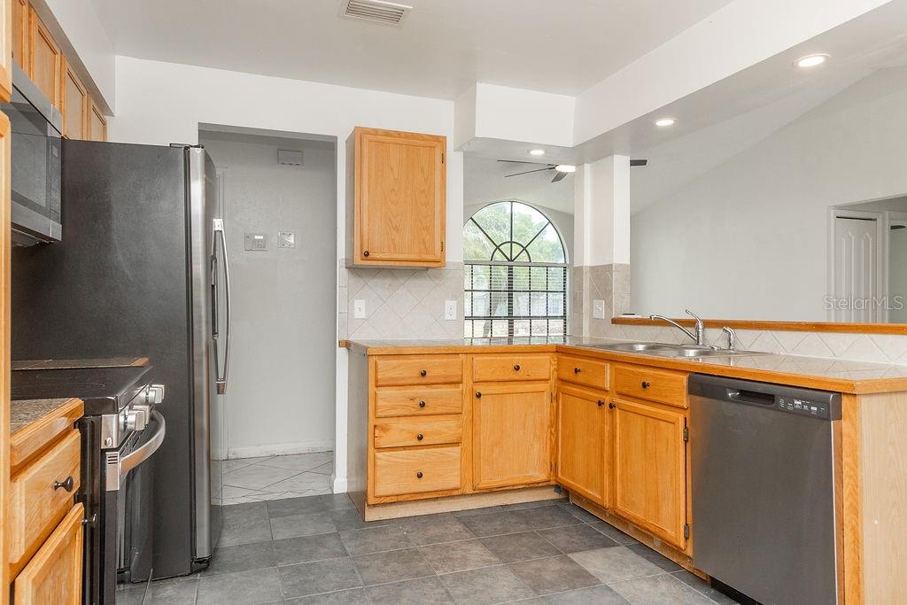 DELTONA LAKES UNIT 48 - Residential Lease