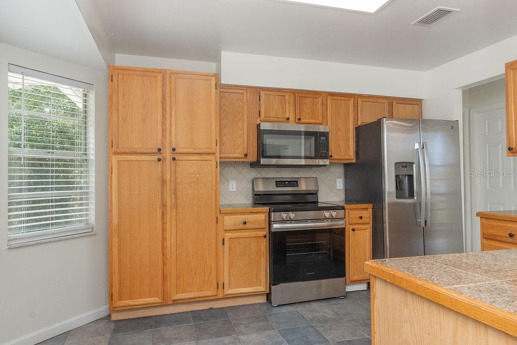 DELTONA LAKES UNIT 48 - Residential Lease