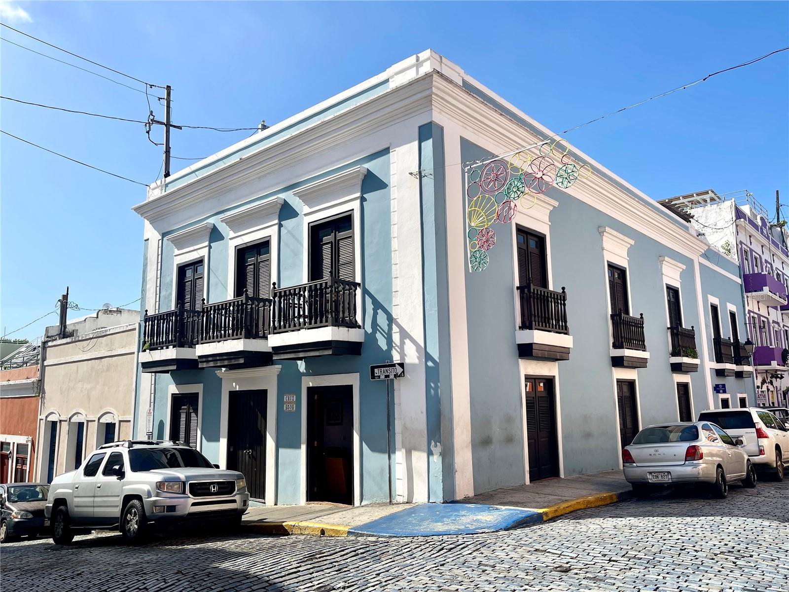 50 CRUZ – Colonial BOHO-CHIC Style Apartment - Historic Building | Corner of Cruz & San Sebastián Street, Old San Juan
No Parking included. Charming BOHO-CHIC style apartment located in a historic building at the corner of Cruz and San Sebastián Street in Old San Juan. This unique property blends colonial character with modern comfort. The unit is equipped with: Kitchen appliances, AC unit and ceiling fans. Bedroom furniture included. Approximately 680 square feet of construction. The apartment is registered as a historic property with the Puerto Rico Institute of Culture (Instituto de Cultura Puertorriqueña - ICPR). Tax benefits associated with its historic certification may apply and must be formally requested by the owner. An exceptional opportunity to own a distinctive property in one of the most iconic and culturally rich areas of Puerto Rico. PR MLS:  PR9118463 - Please call for more info!