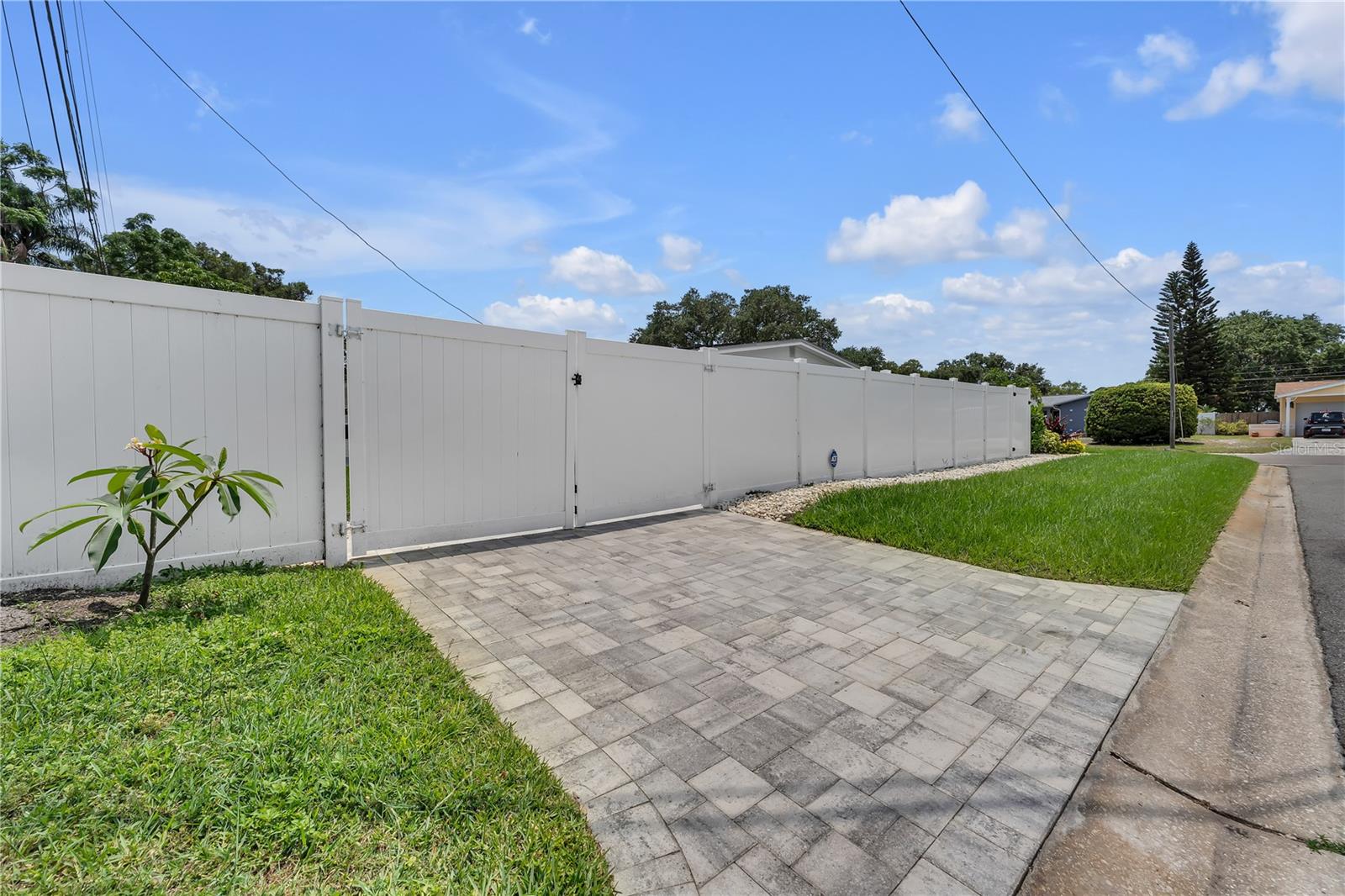 WESTGATE MANOR 1ST ADD - Residential Lease