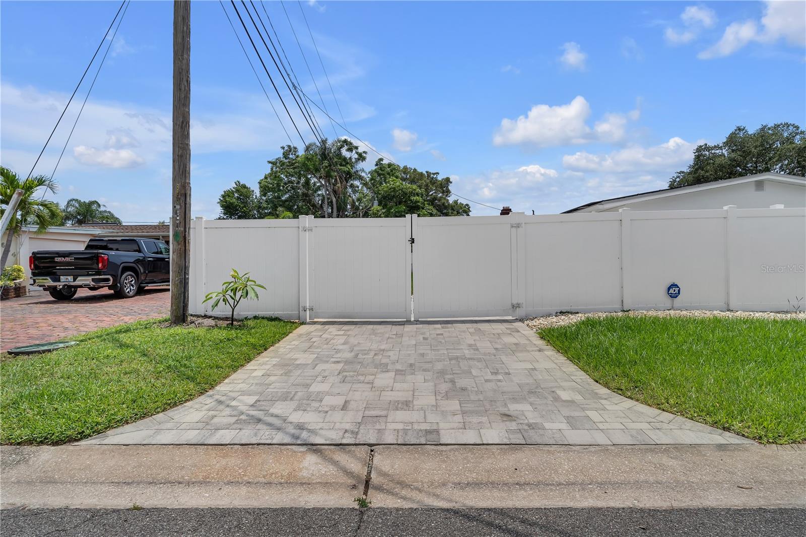 WESTGATE MANOR 1ST ADD - Residential Lease