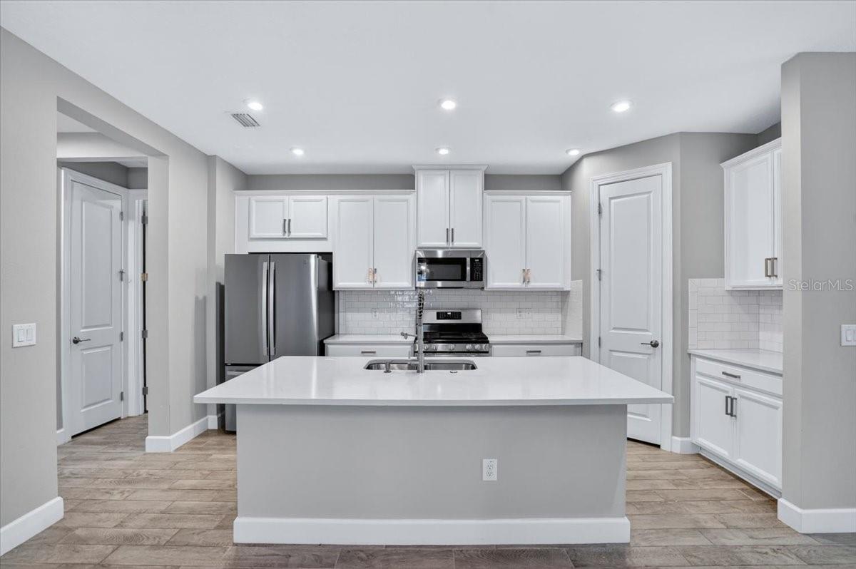ARTISAN LAKES ESPLANADE PH V SUBPH B & C - Residential