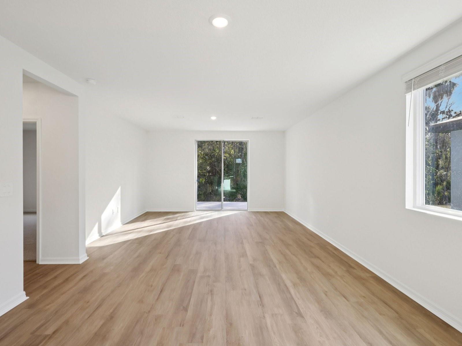 MAGNOLIA BAY - Residential