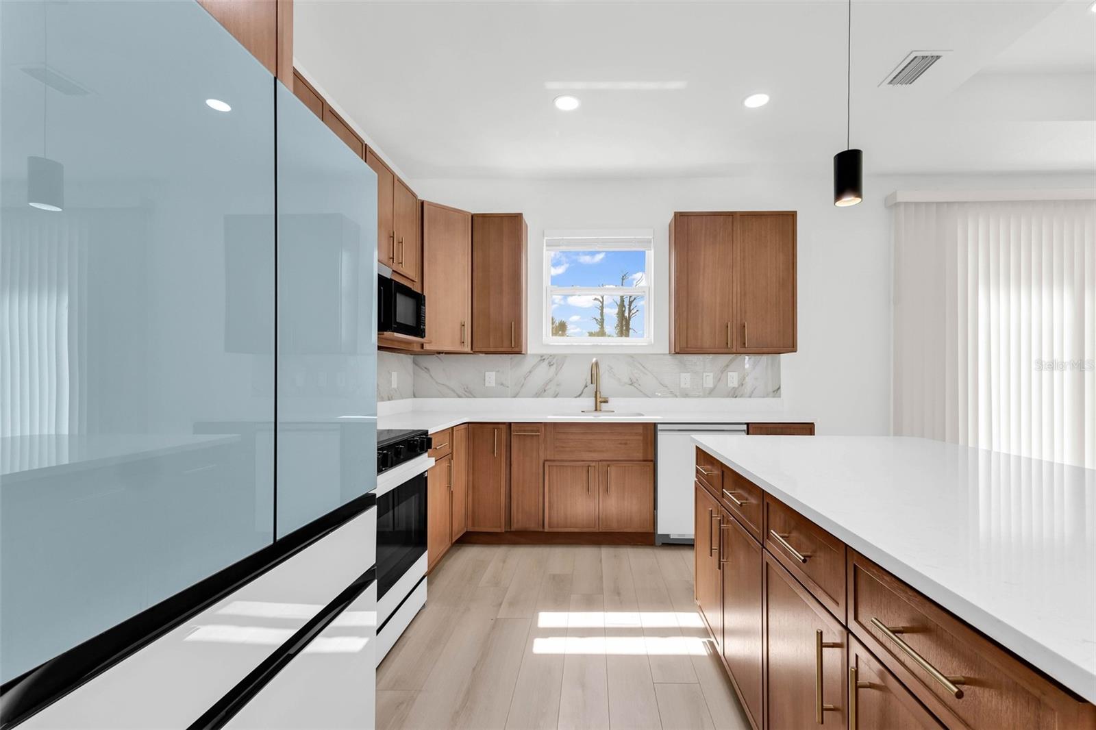 ROTONDA SANDS - Residential