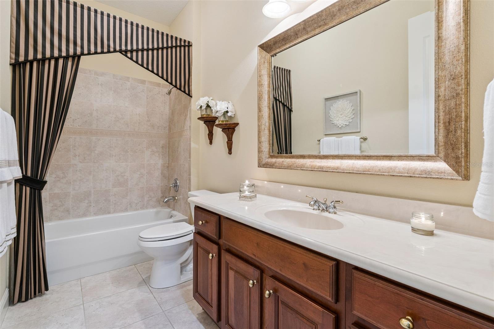 LAKE COVE POINTE 46/58 - Residential