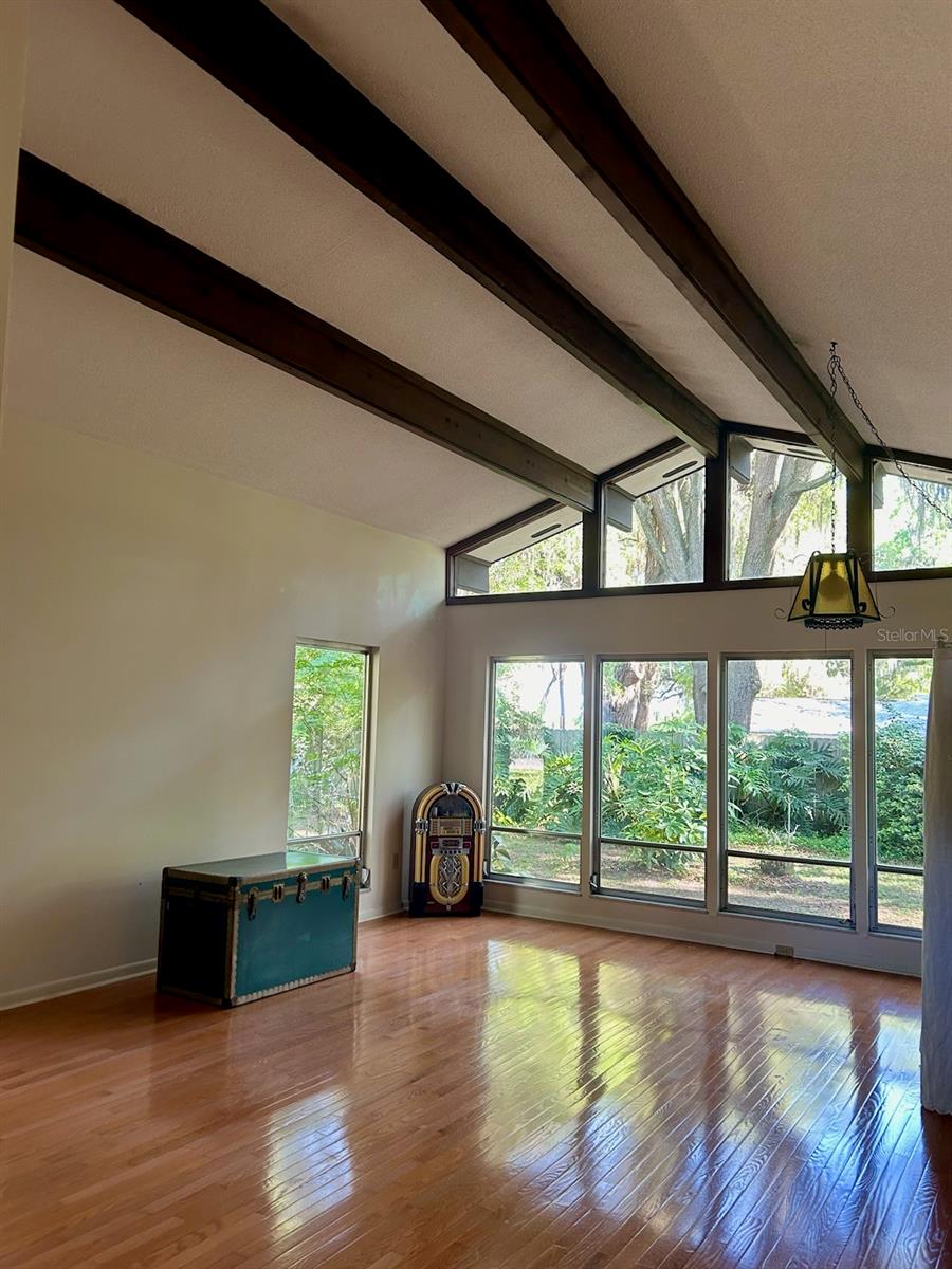 SUNNINGDALE - Residential