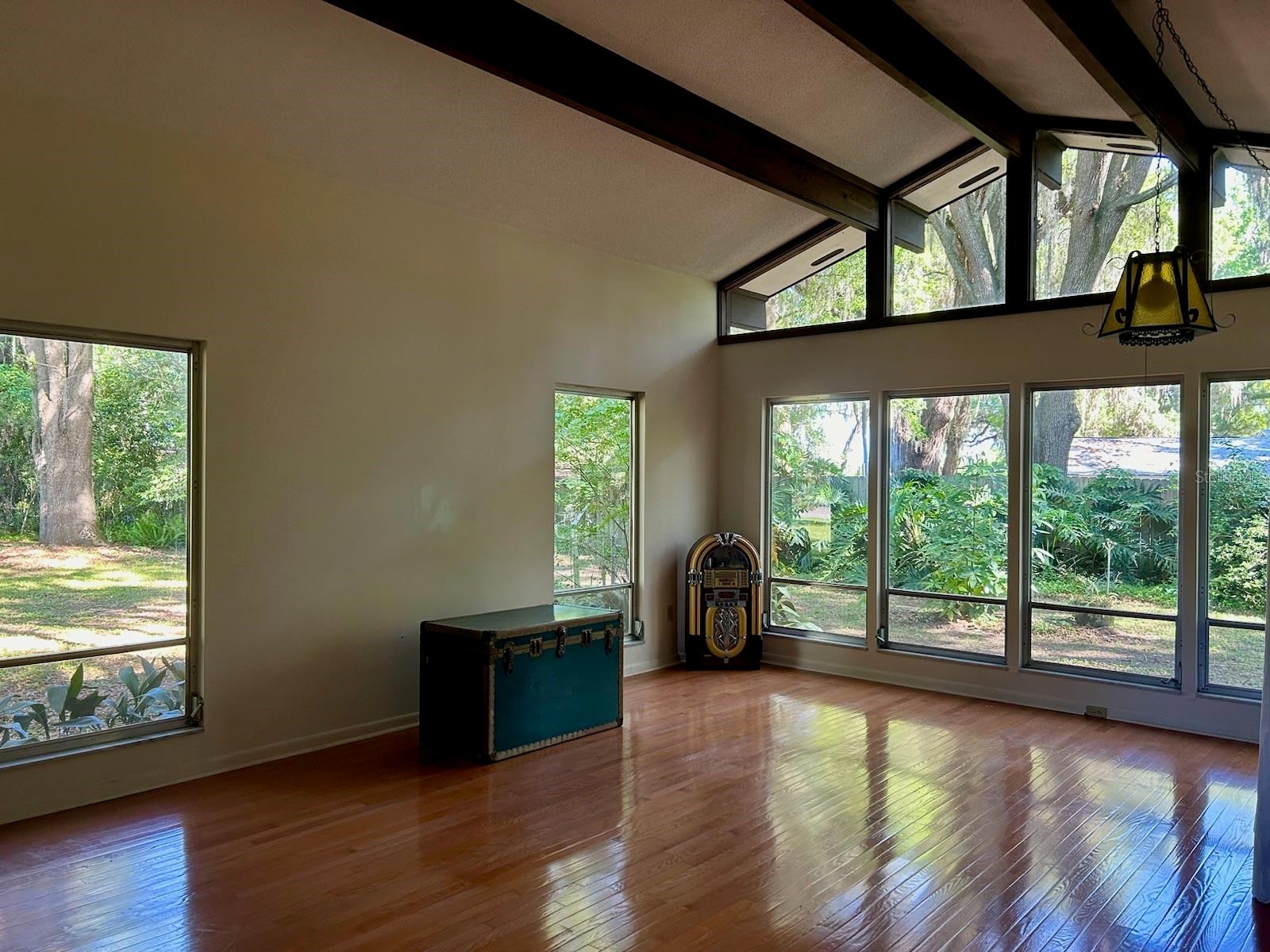 SUNNINGDALE - Residential