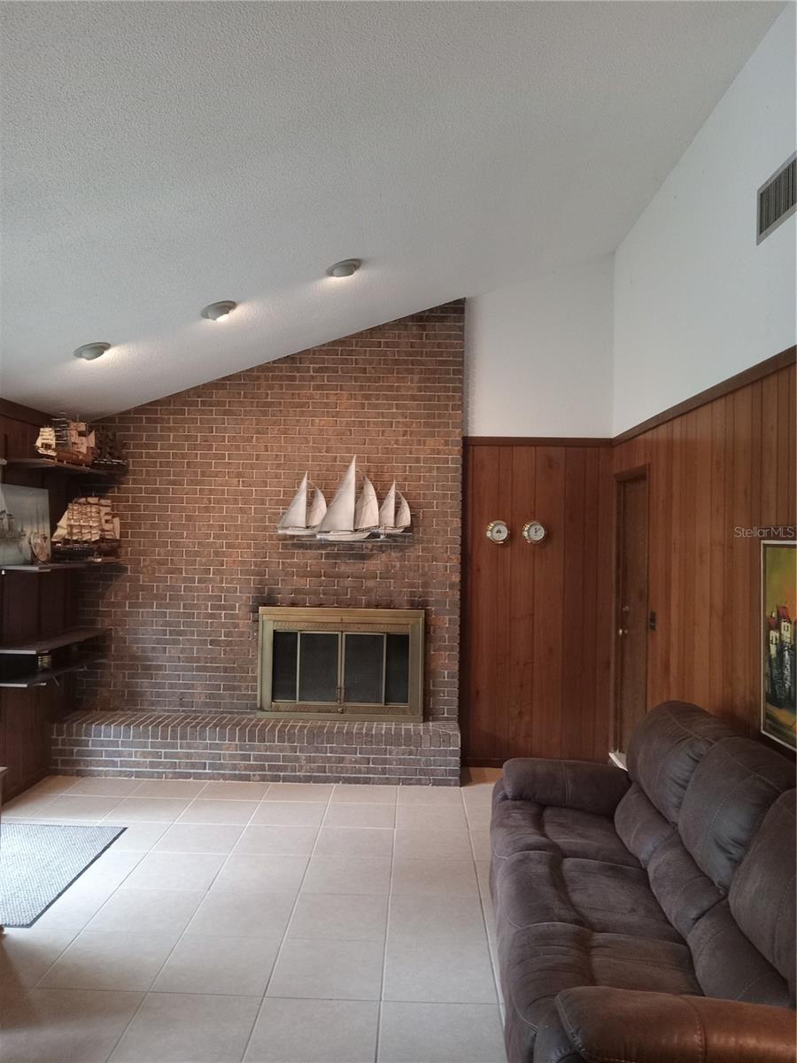 SUNNINGDALE - Residential