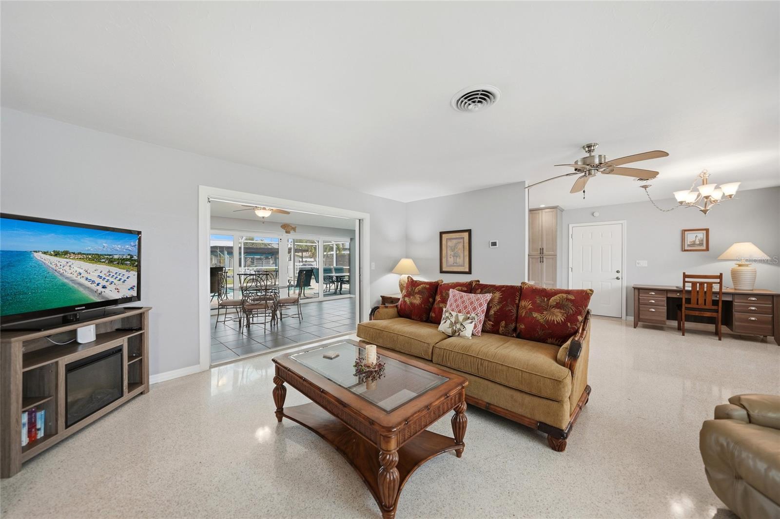 POINT PINES - Residential