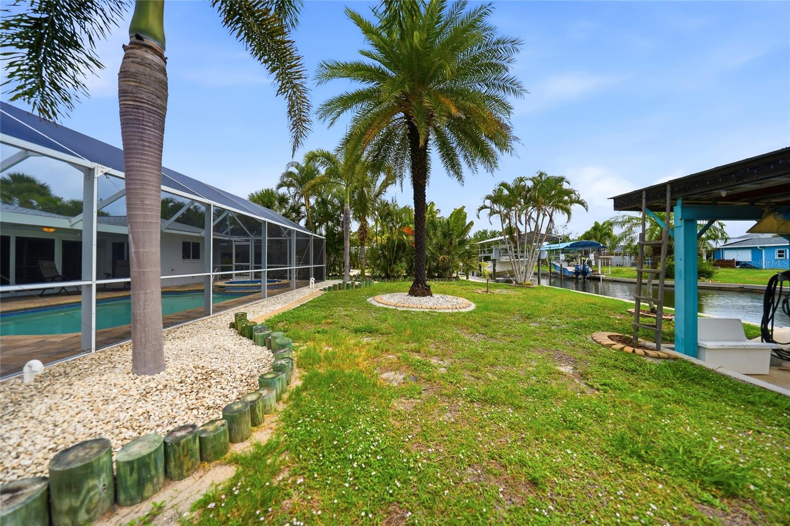 POINT PINES - Residential