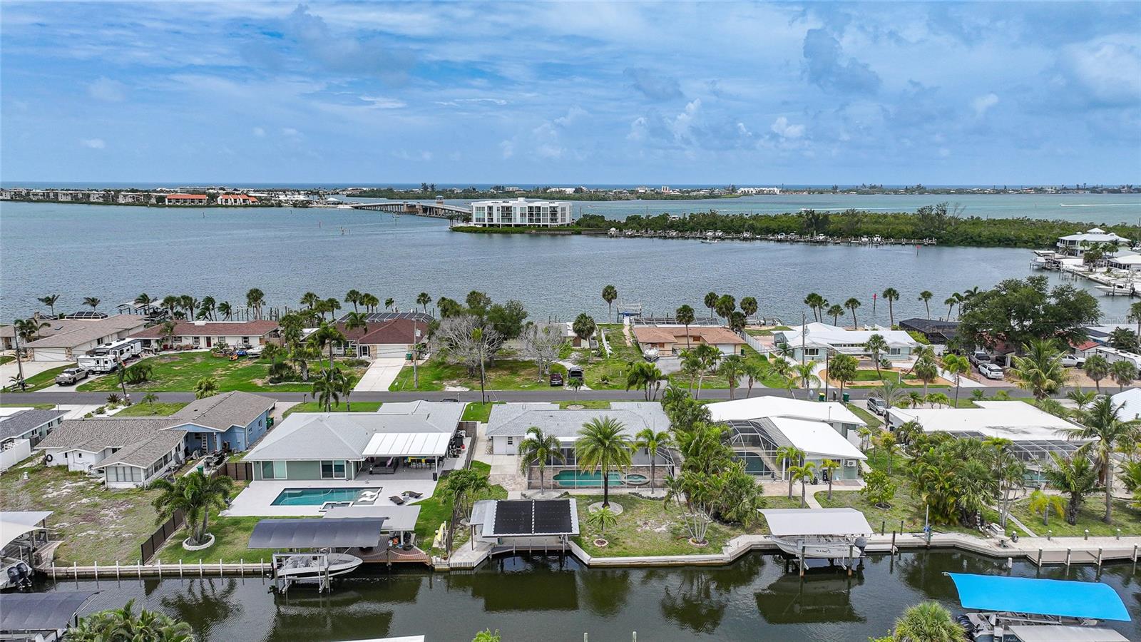 POINT PINES - Residential
