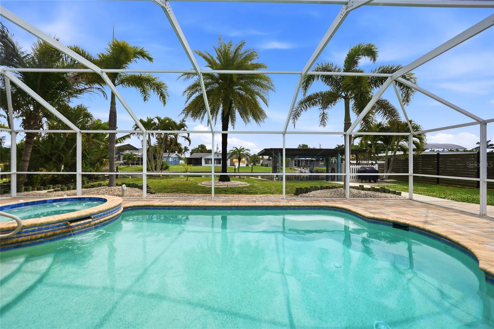 POINT PINES - Residential