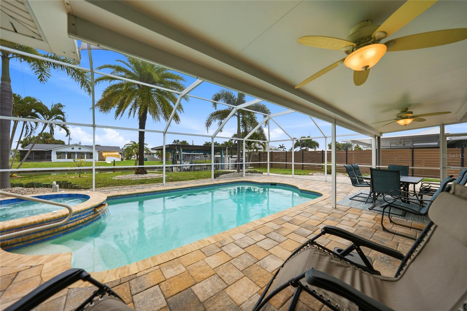 POINT PINES - Residential