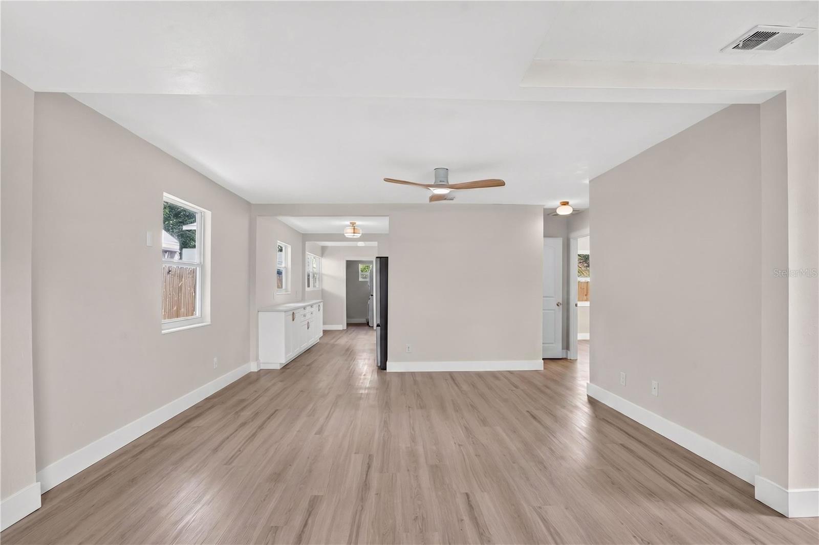 EAST ROSELAWN - Residential