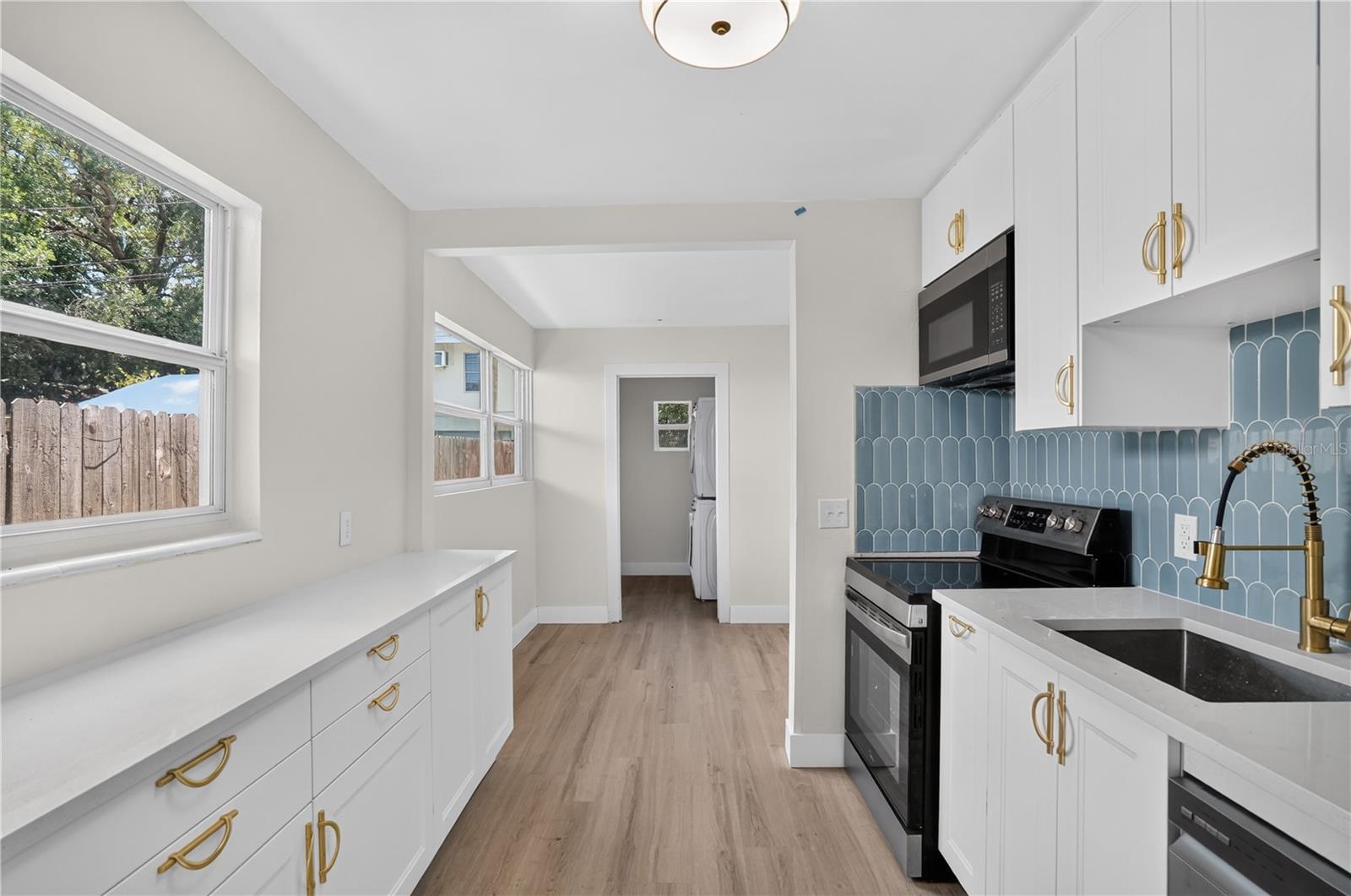 EAST ROSELAWN - Residential